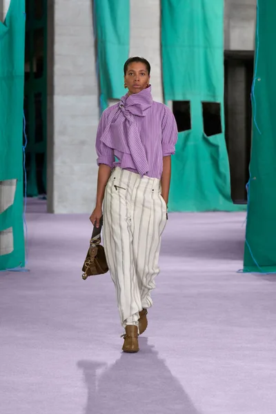 Look 25